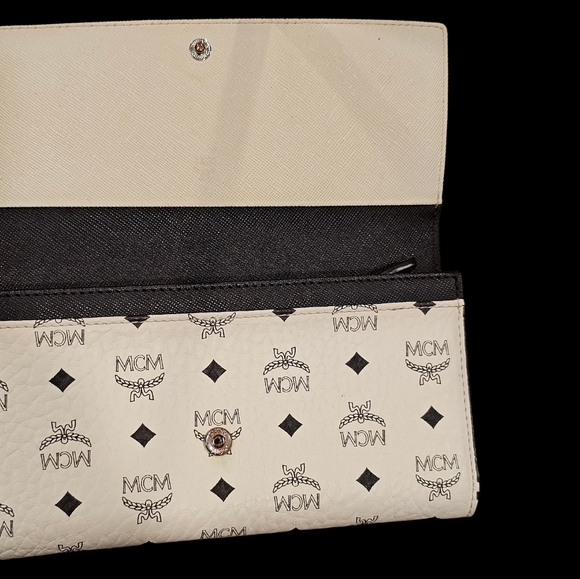 MCM Boston Bag - White And Black - Picture 11 of 12